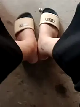 shy-bany123 live XXX chat