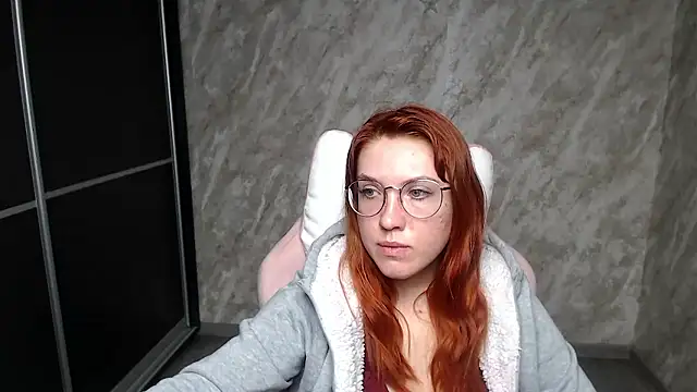 Reginasmilee 现场XXX聊天