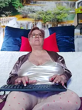 QueenPammy1 Live XXX-Chat