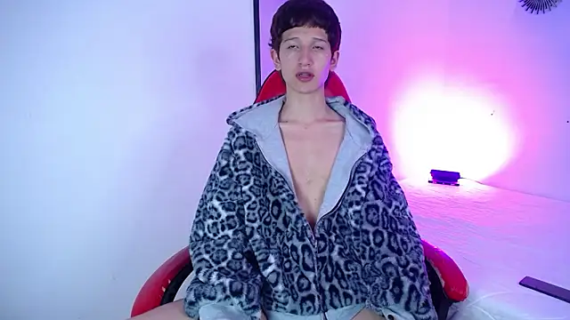 Chatroom XXX en direct de Emo_Boy_