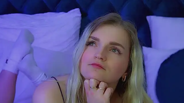 AnnyRaii – webcam-show