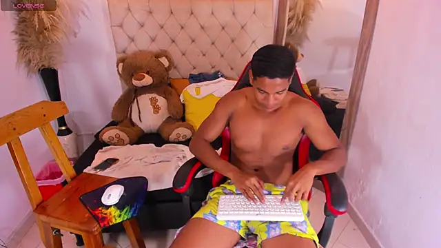 Chat XXX en directo de noah_sthone