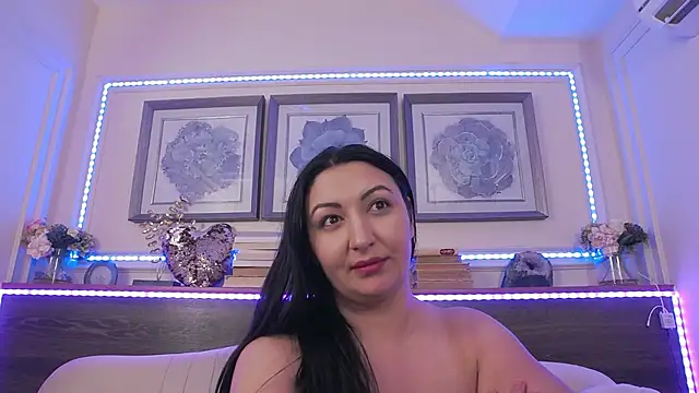 Онлайн чат XXX BustyEva_