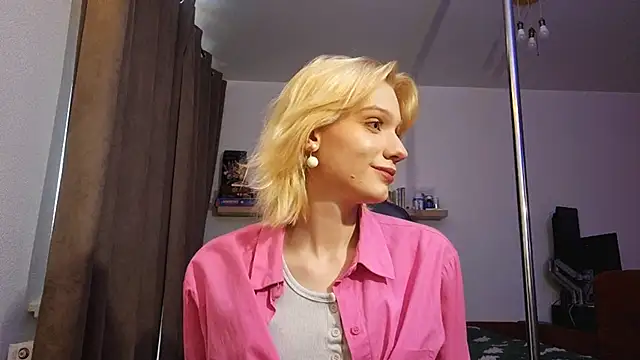 AuraNevera's Live XXX Chat