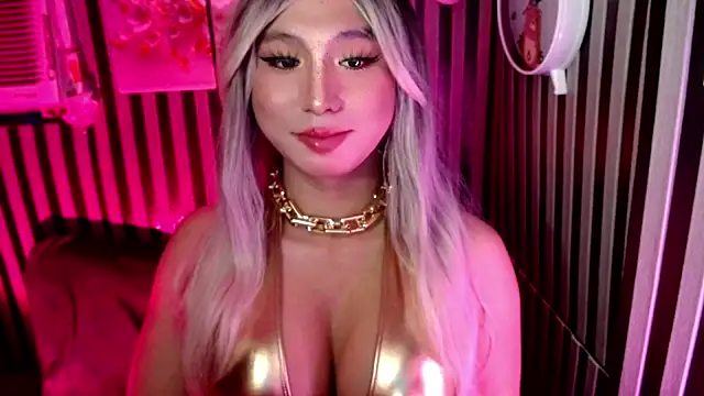 HoresCOCKLUCY: διαδικτυακό σόου στην κάμερα