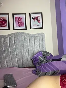 sharlot24's Live XXX Chat