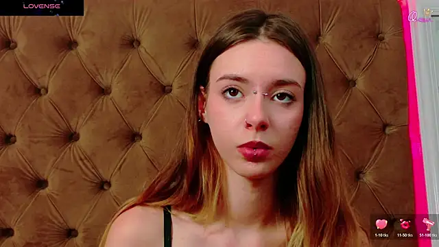 CoraVex's Live XXX Chat