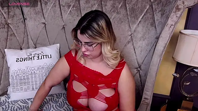 Živý XXX chat BustyGizelle