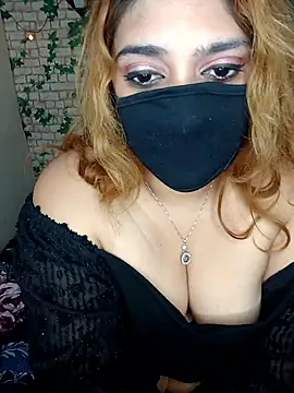 Queen-Naina Chat XXX in diretta