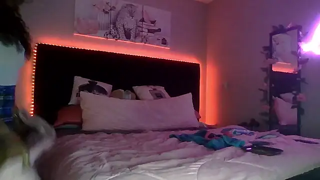 TattedBeautyCakz: онлайн-секс-чат