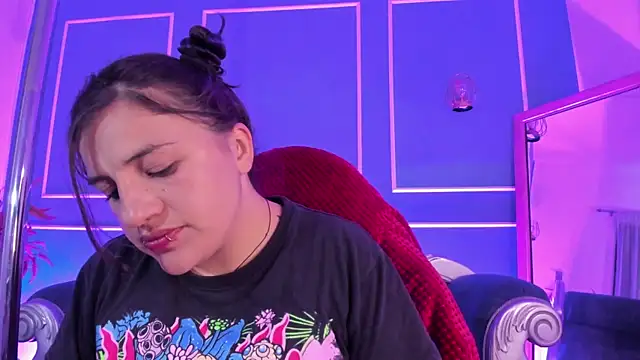 TaraTaylorr Chat XXX in diretta