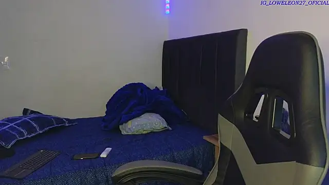 Webkamerová show Ades_Lowe