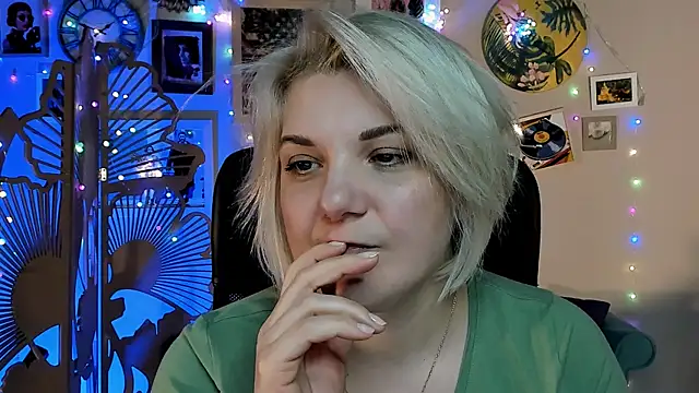 EvaEvals' Live XXX Chat