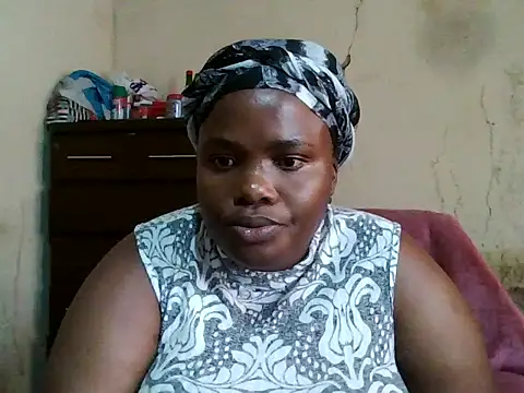 sexybigboobz élő XXX-chatje