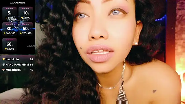 ElyaQuinn Show in webcam