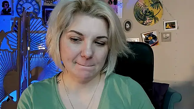 Chat +18 de EvaEvals ao vivo