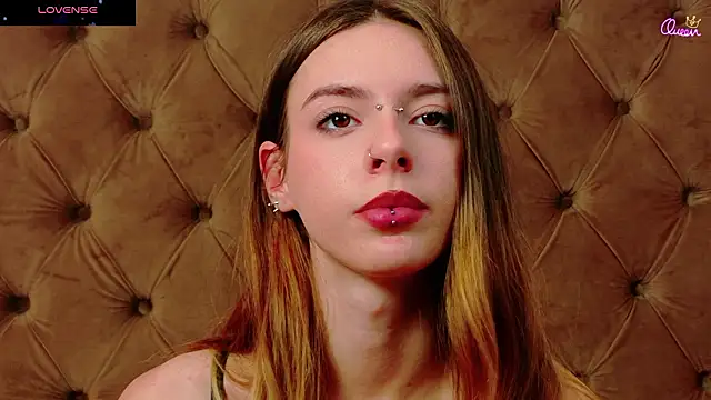 CoraVex Adlı Modelin Canlı XXX Sohbeti