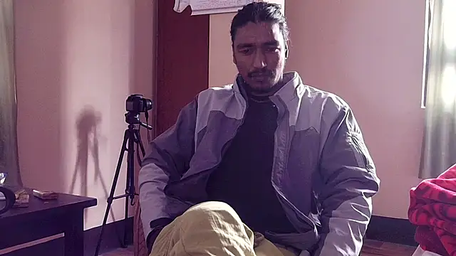 Gre3k_god Show in webcam