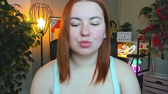 LAYLAxSTAR live XXX chat