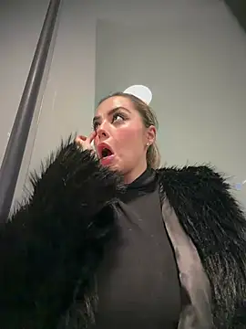 Živý XXX chat Alirawrz