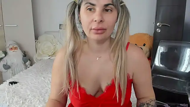 sweetemy4u élő XXX-chatje