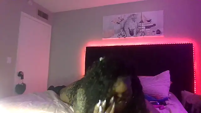 แชท XXX สดของ TattedBeautyCakz