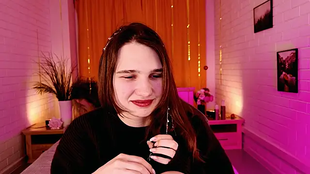 TessaMill: онлайн-секс-чат