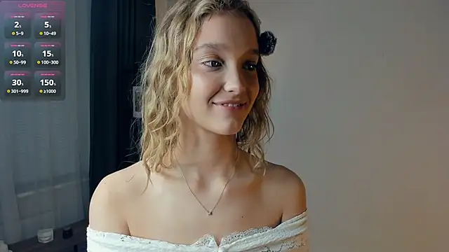 SerrenaAa élő XXX-chatje