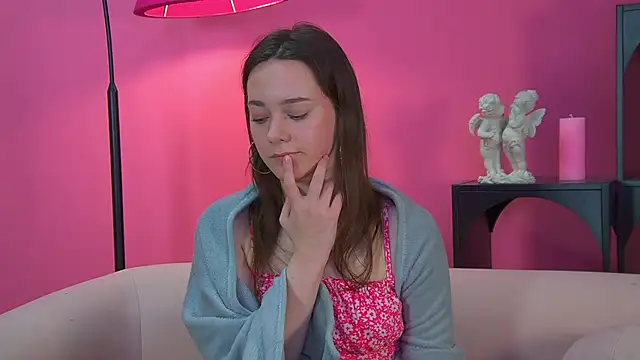 LilyLanes' Live XXX Chat