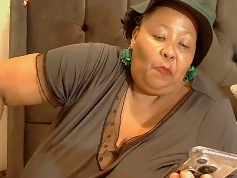 nancy111's Webcam Show