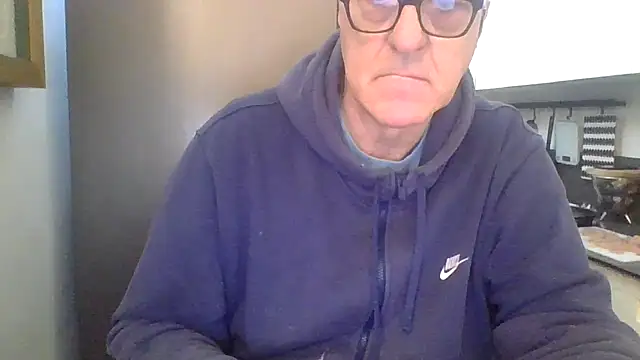 ANONIMO7735's Live XXX Chat