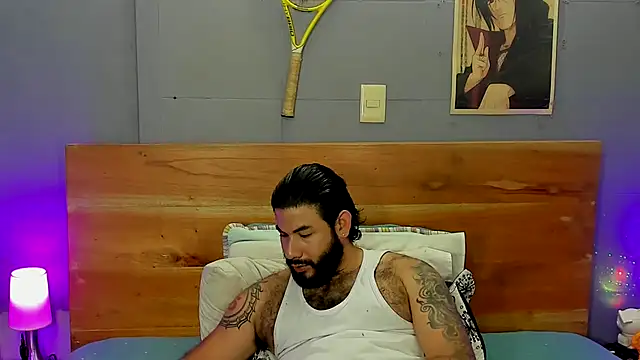 Prometeo-grizzly élő XXX-chatje