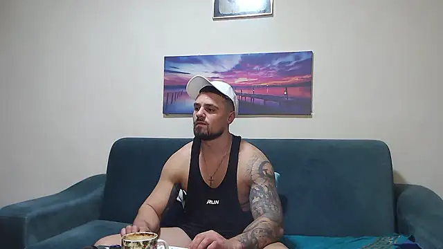 Tiberius_hunk Chat XXX live