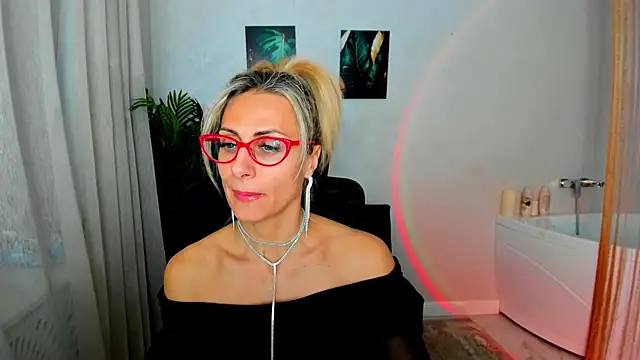 MuseOfStage's Live XXX Chat