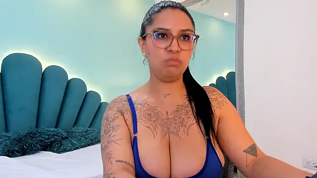 sharlott18 Chat XXX in diretta