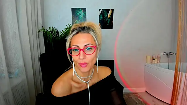 دردشة MuseOfStage الجنسية المباشرة