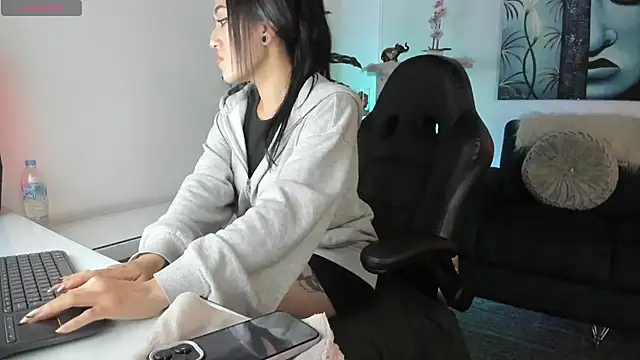 BaphyBaby's Live XXX Chat