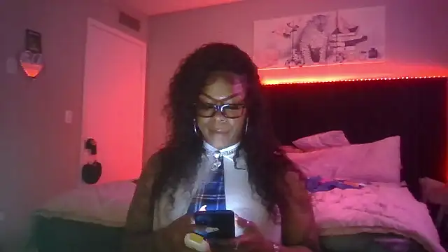 TattedBeautyCakz's Live XXX Chat