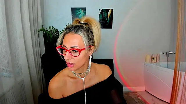 MuseOfStage's Live XXX Chat