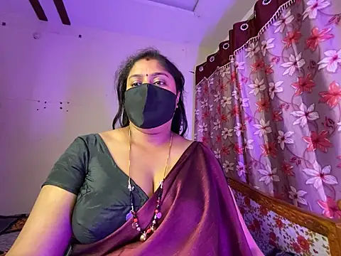 LouleyRanii élő XXX-chatje