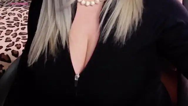 Nimphotease Live XXX-Chat