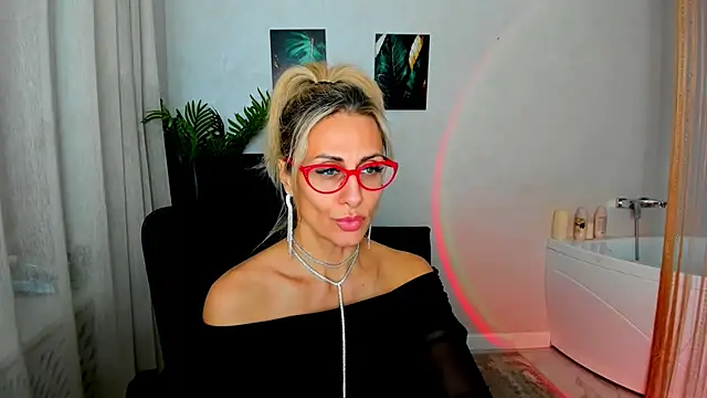 MuseOfStage Chat XXX in diretta