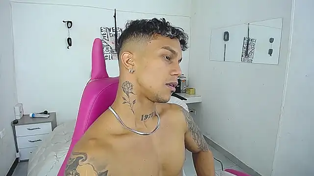 Leonard_Price Chat XXX live