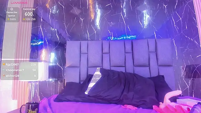 แชท XXX สดของ BustyGlow