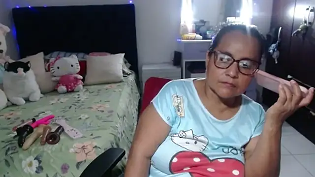 pervert_mommy_ Adlı Modelin Canlı XXX Sohbeti