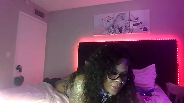 TattedBeautyCakz's Live XXX Chat