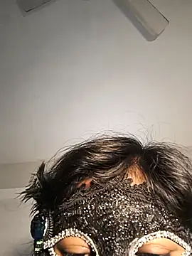 FANTASY_QUEEN_07: διαδικτυακό σόου στην κάμερα