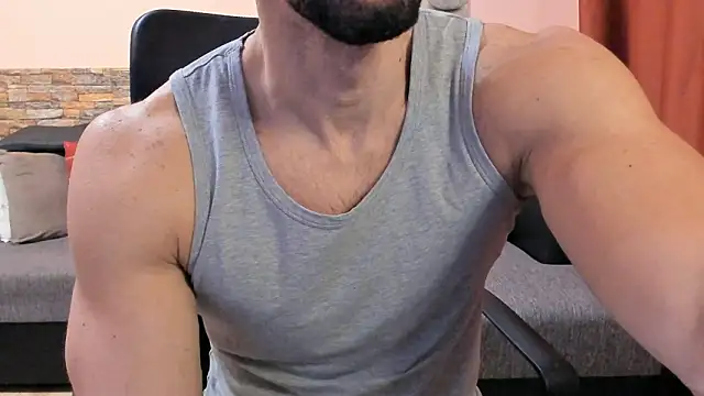 HotHunkTrainer's Webcam Show