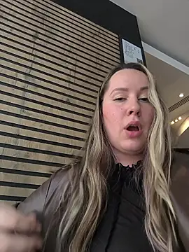 Mona_Plus Live XXX-Chat