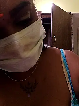 Chat XXX en directo de Dharshini98